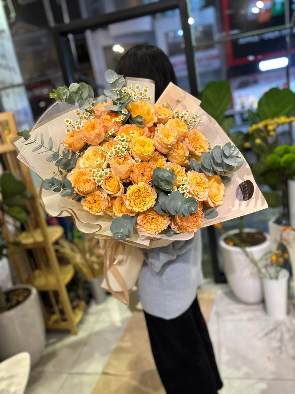 Giao hoa tận nơi — Giao trong nội thành Đà Lạt cùng ngày khi đặt trước 3 tiếng. Có quay video lúc giao gửi lại người gửi.