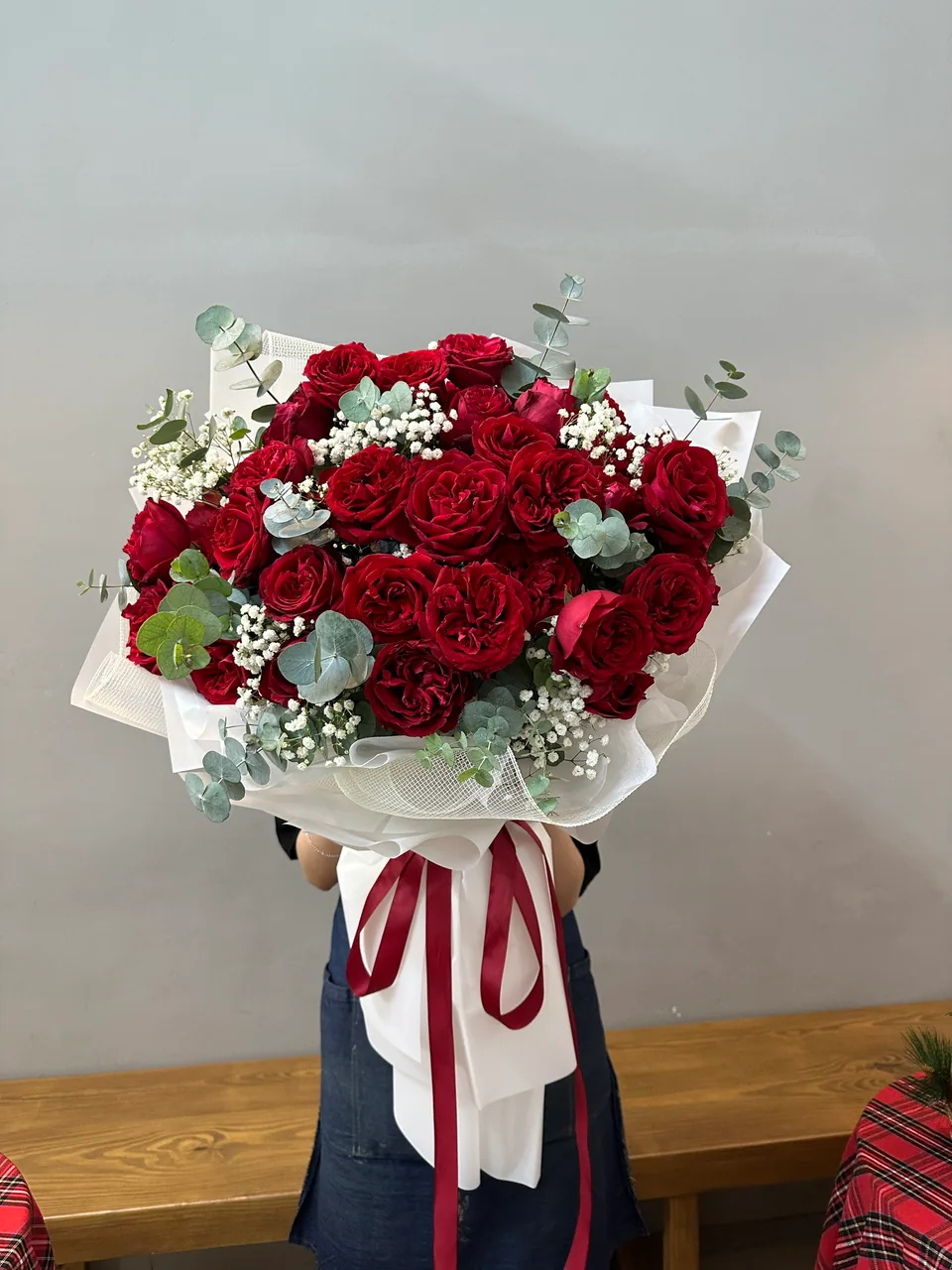 Tiệm Shop Hoa Ly Bông nhìn từ ngoài đường Bùi Thị Xuân, Đà Lạt.