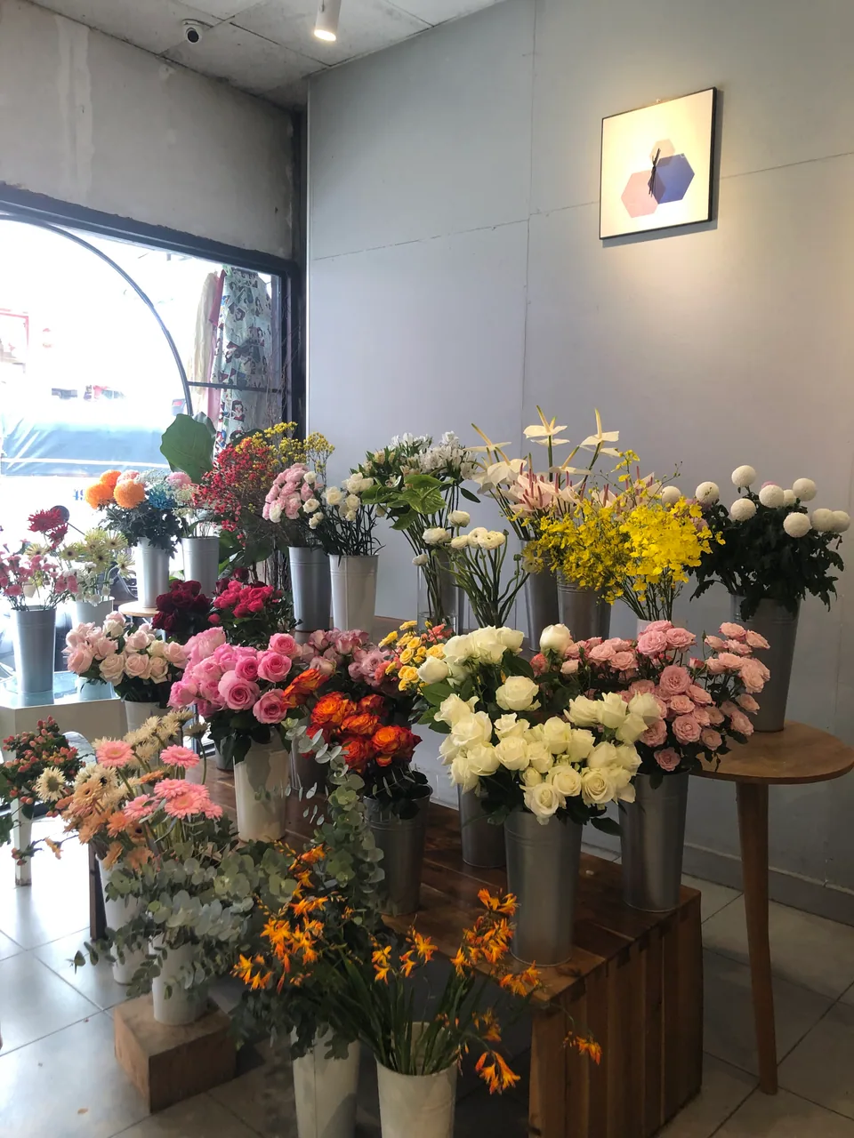 Bó hoa tươi — Bó tay theo từng đơn, lựa hoa Đà Lạt thu mua trong sáng — hồng, cẩm tú cầu, baby, lan, hướng dương theo mùa.